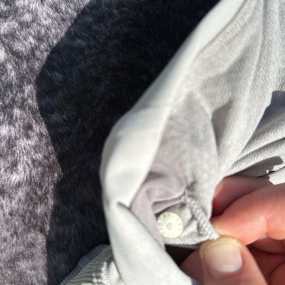 Lululemon energy longline sports bra grey dye everlux 6 - Picture 3 of 4